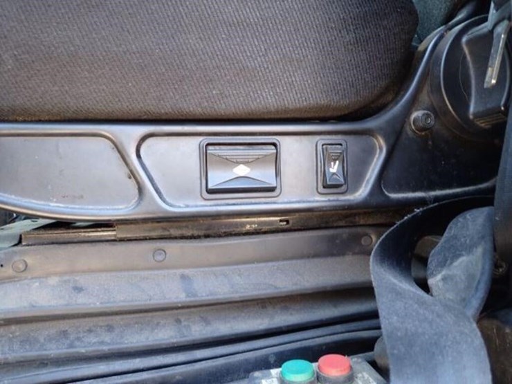 2017-western-star-4700sb-image-41