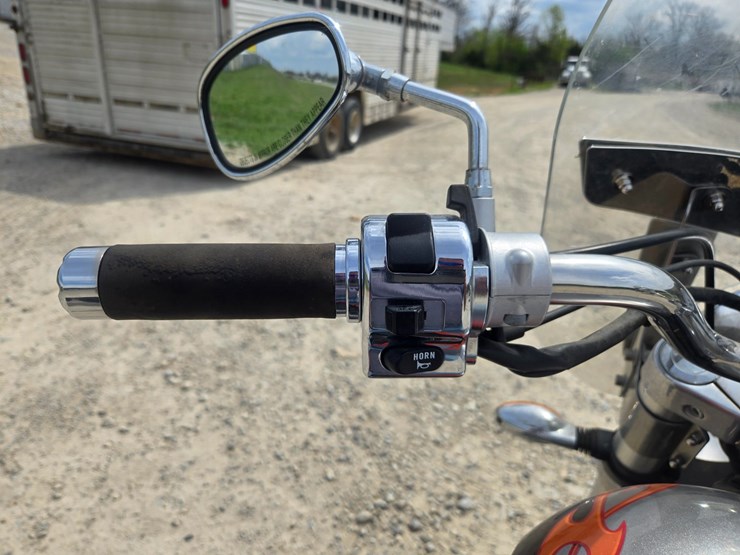 #23348-•-2006-victory-kingpin-motorcycle-image-35