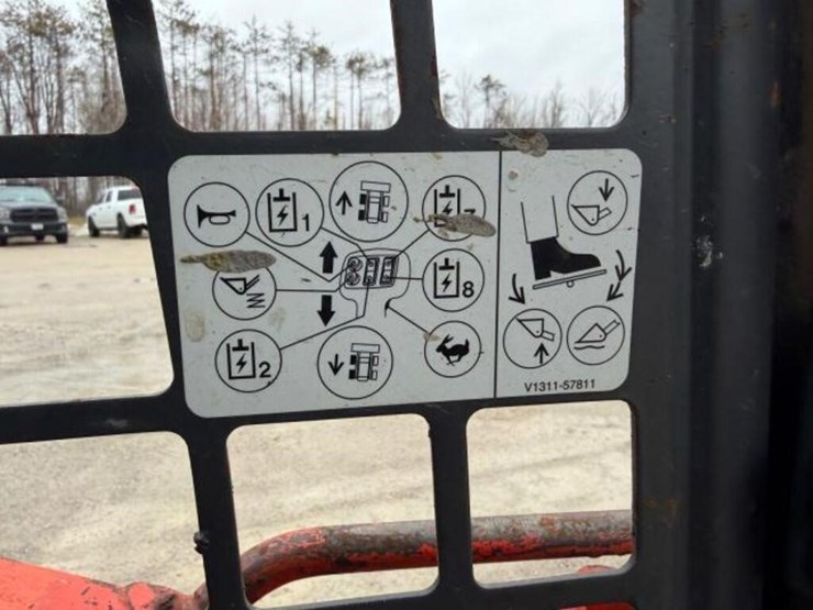 2018-kubota-ssv65-image-20