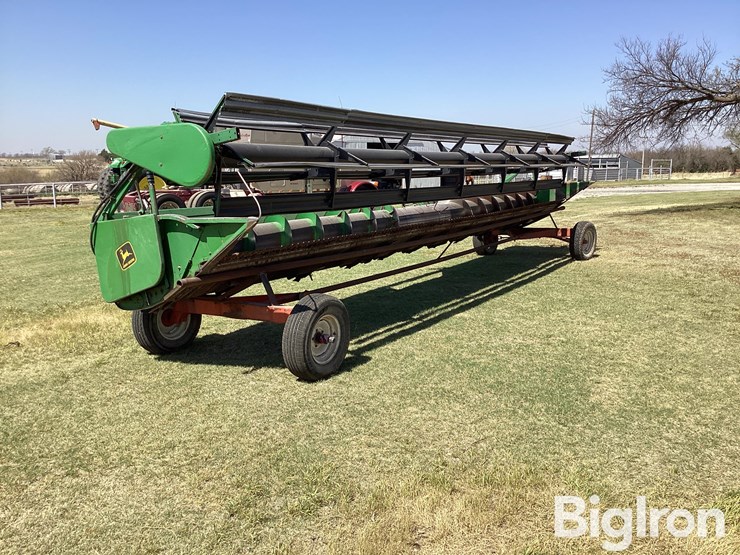 john-deere-230-image-5