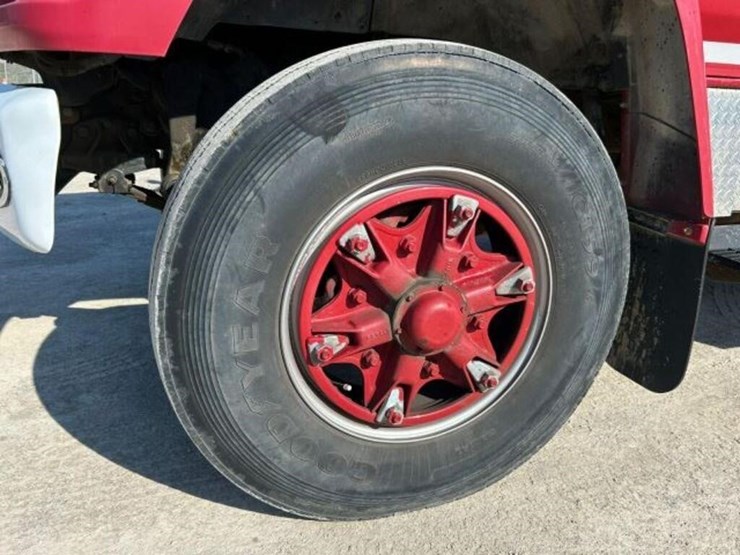 1996-ford-f700-image-69