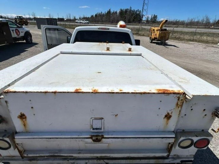 2010-ford-f250-xl-image-39