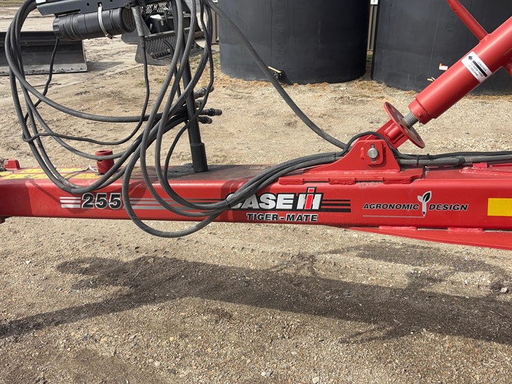 2017-case-ih-255-image-14