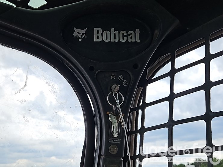 2015-bobcat-t630-image-30