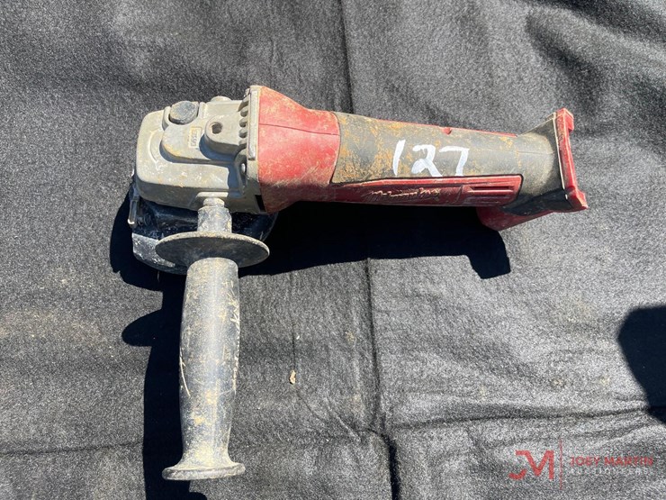 milwaukee-fuel-m18-cordless-grinder-image-1