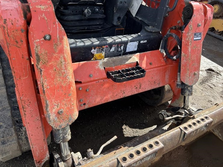 2021-kubota-svl75-2-image-12