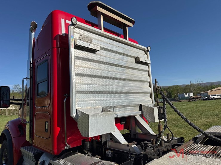2017-kenworth-t880-image-13