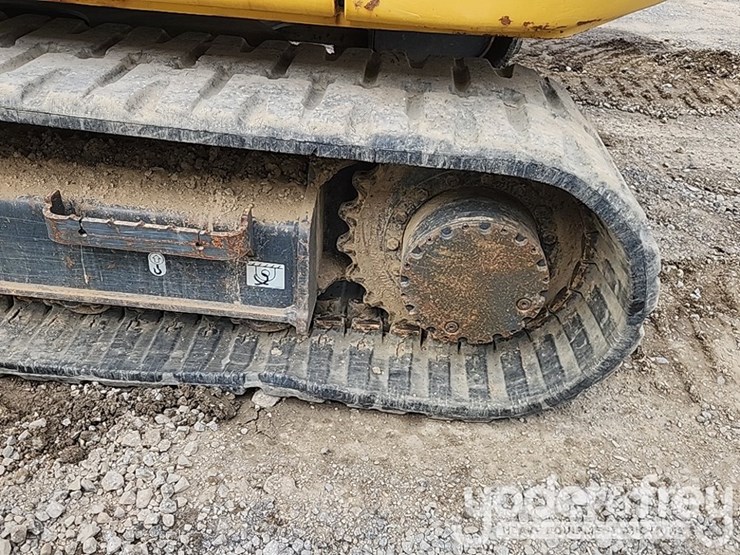 2016-kobelco-sk85cs-3e-image-17