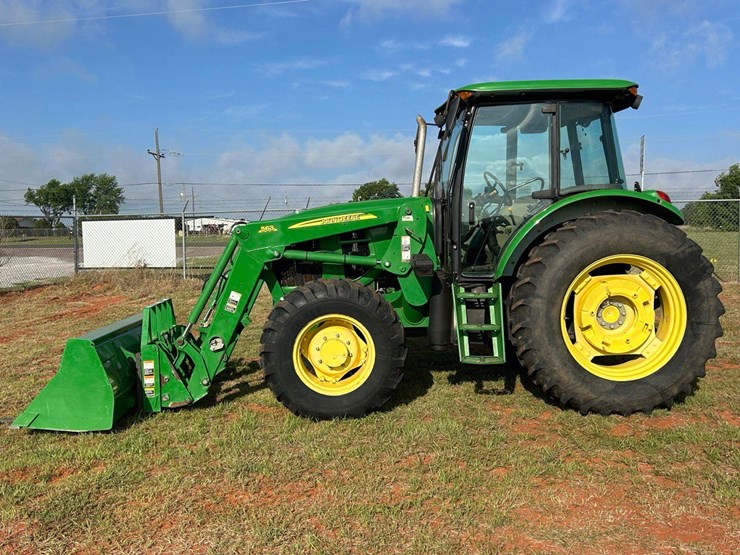 2010-john-deere-6115d-image-2