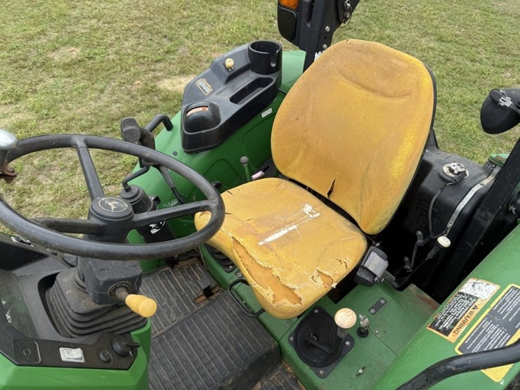 2020-john-deere-5075e-image-17