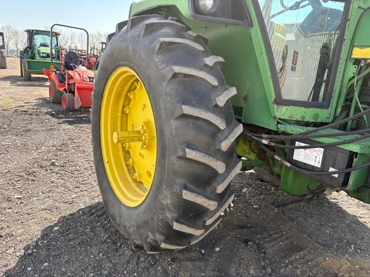john-deere-4230-image-12