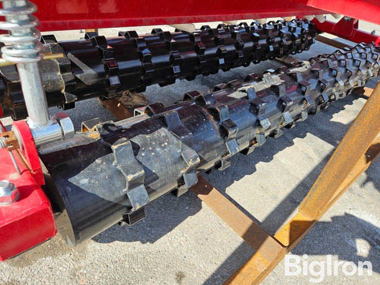 2025-massey-ferguson-730-image-16