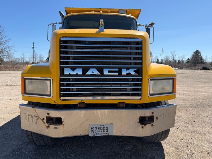 1995-mack-cl713-image-8