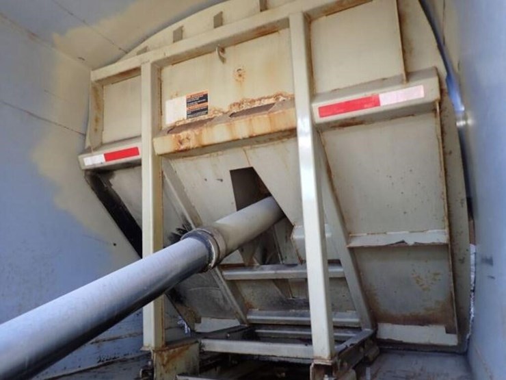 2017-western-star-4700sb-image-88