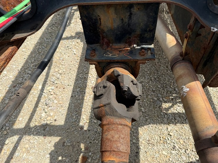 #1174-•-2015-freightliner-cab-and-chassis-image-40