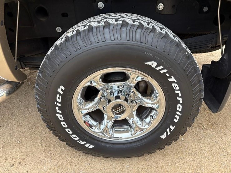 2004-gmc-sierra-2500-image-25