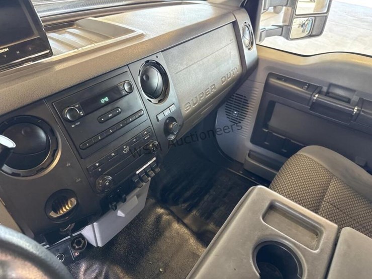 2014-ford-f550-image-19