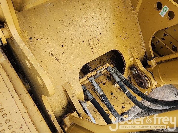 2005-caterpillar-330-image-36