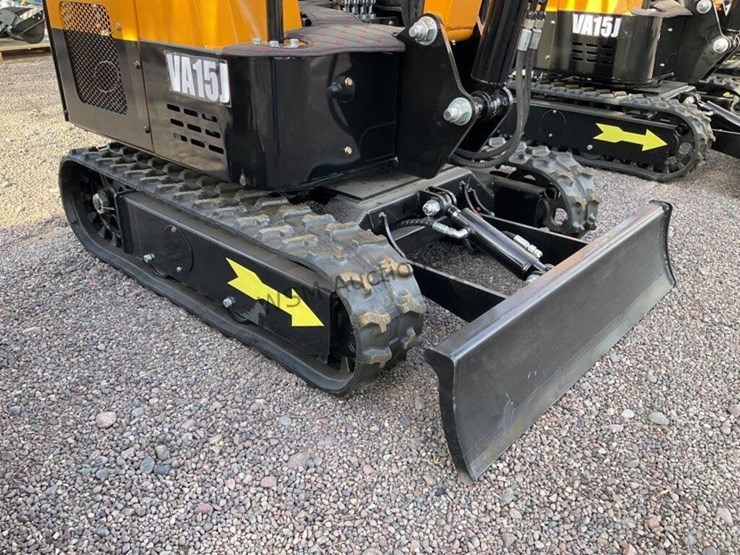 2026-miva-15-mini-excavator-image-5