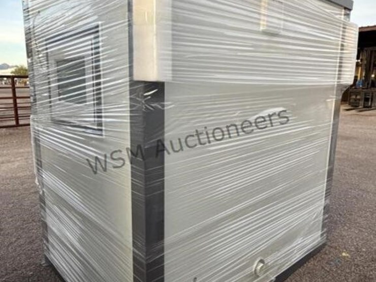 mobile-toilet-unit-image-5