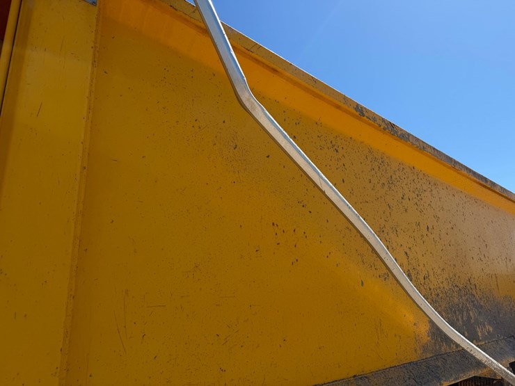 1995-mack-cl713-image-14