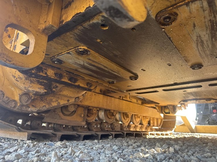 2014-deere-450j-image-49