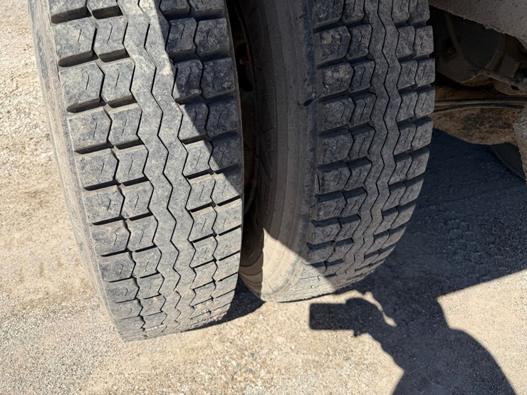 1995-mack-cl713-image-81