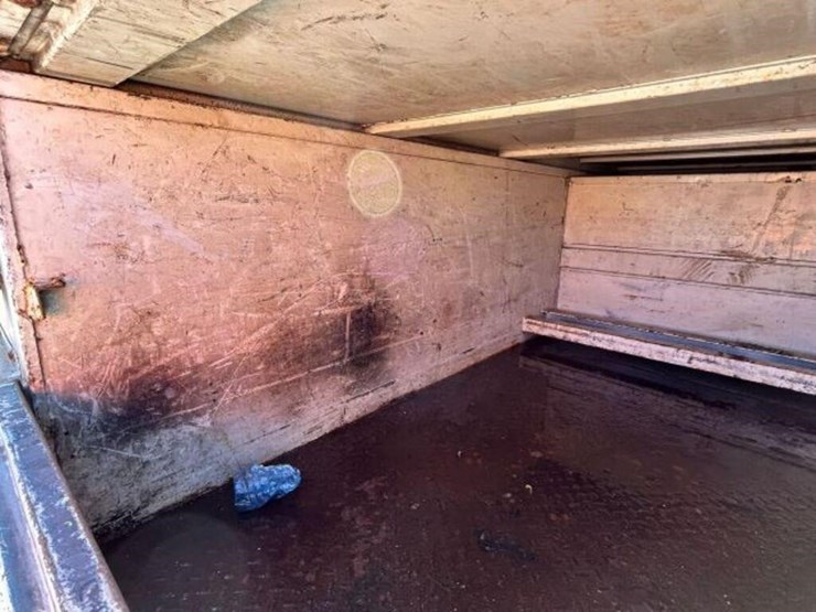 2010-ford-f250-xl-image-37