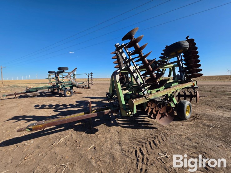john-deere-335-image-1