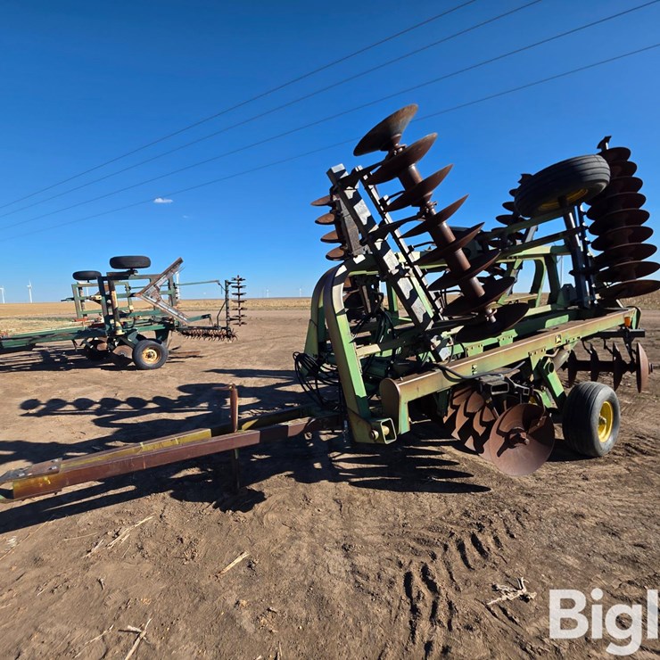 JOHN DEERE 335