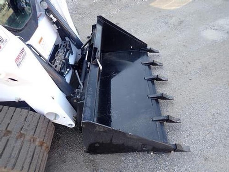 wildcat-60"-skid-steer-tooth-bucket-image-5