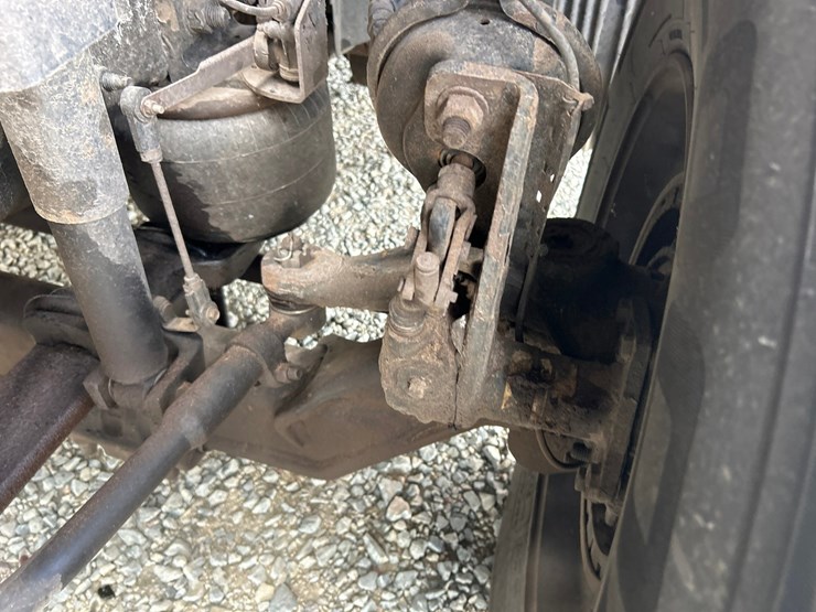 2009-volvo-10-image-44