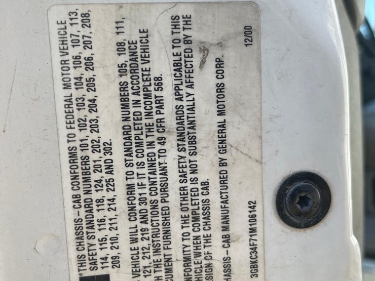 2001-chevrolet-3500hd-image-30