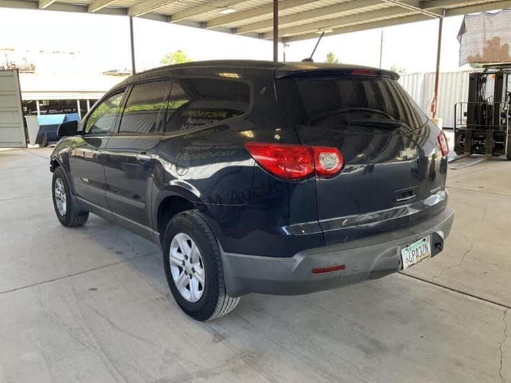 2012-chevrolet-traverse-ls-image-5