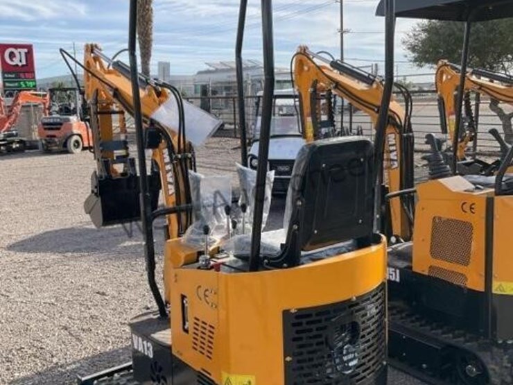 2026-miva-13-mini-excavator-image-3