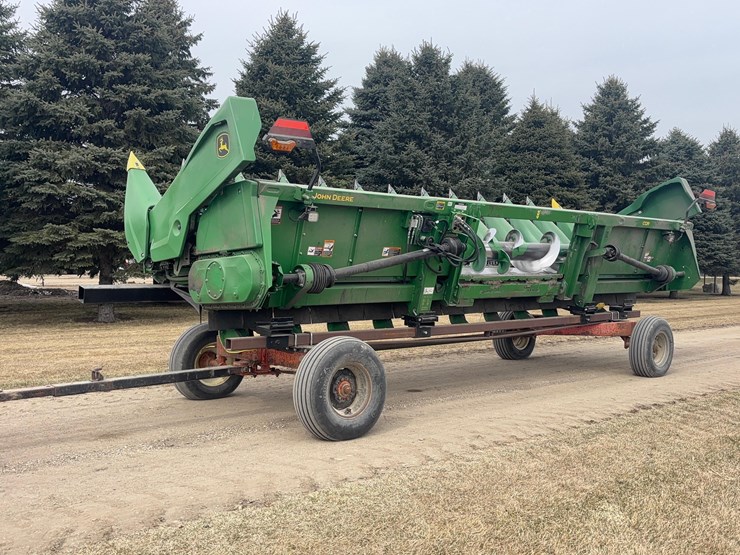 2022-john-deere-c12r-image-2