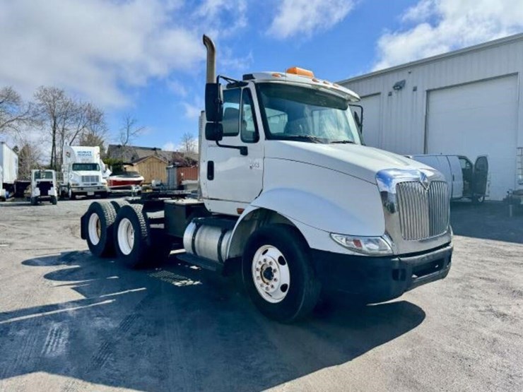 2004-international-8600-image-4