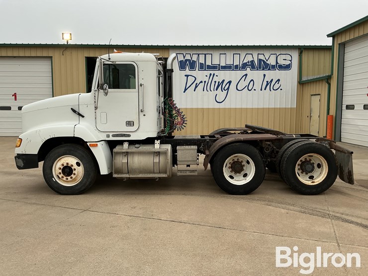 1995-freightliner-fld112-image-8