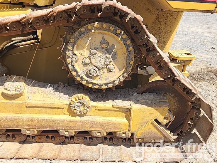 2006-caterpillar-d5n-xl-image-15