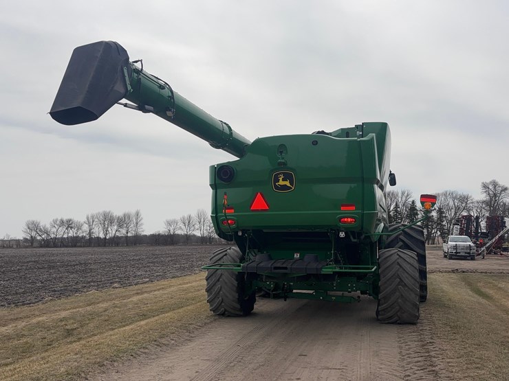 2023-john-deere-s780-image-6