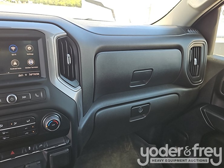 2022-chevrolet-2500hd-image-24