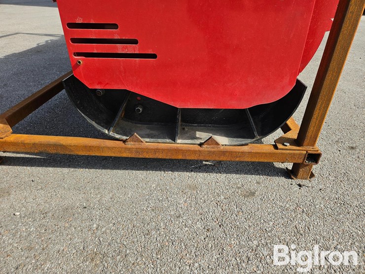 2025-massey-ferguson-730-image-11