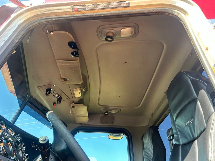2012-peterbilt-386-image-23
