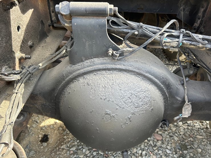 2009-volvo-10-image-25