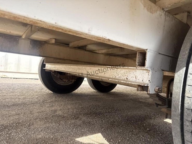 2010-f/b-trailer-image-15