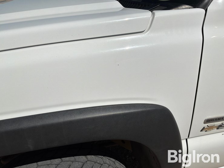 2004-chevrolet-silverado-3500-image-9