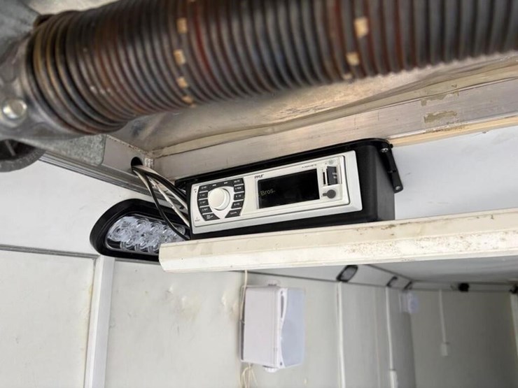 triton-tandem-axle-snowmobile-trailer-image-7