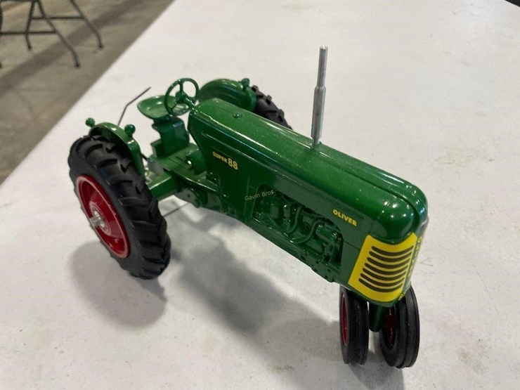 oliver-super-88-image-2