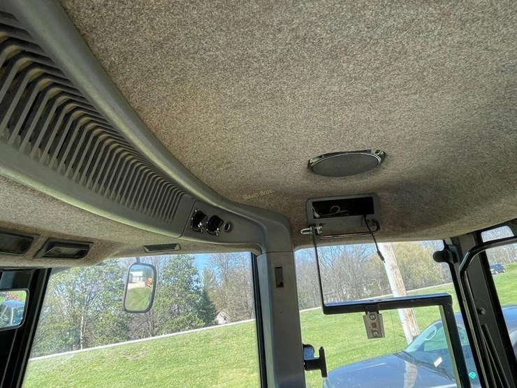 new-holland-8670-image-13