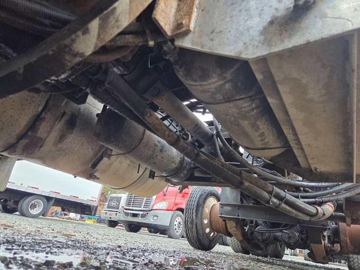 1995-peterbilt-357-image-60